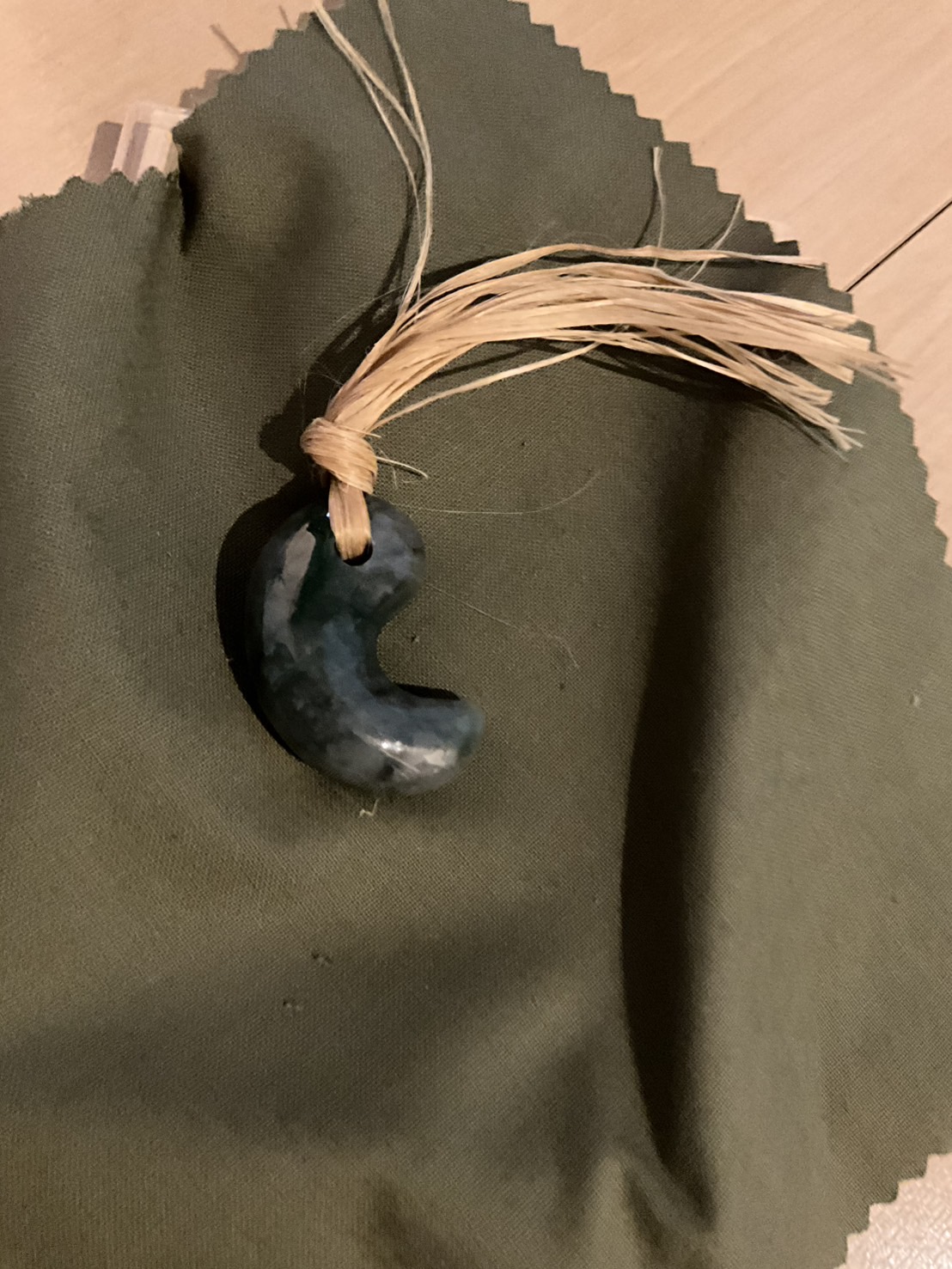 糸魚川翡翠 守り石